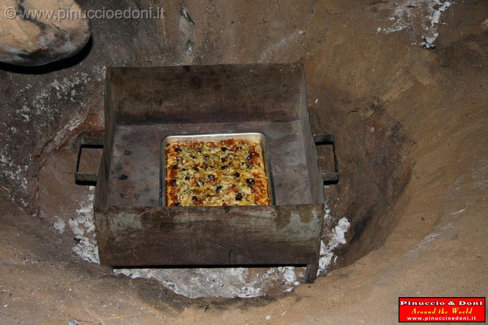 Ethiopia - Turni - Camping site - 25 - Italian or ethiopian pizza.jpg